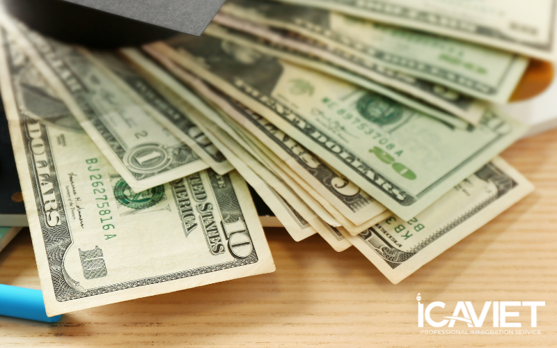 Mọi khoản phí trong quá trình bảo lãnh đều phải nộp riêng cho từng người