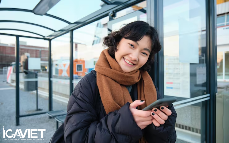 Trẻ có thẻ xanh 10 năm cần nộp Form I-90 để làm lại thẻ xanh mới khi tròn 14 tuổi